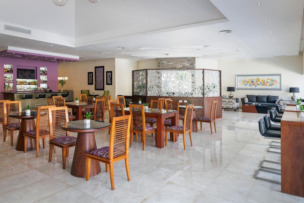 Jewel Palm Beach Пунта-Кана Экстерьер фото The lounge at the airport