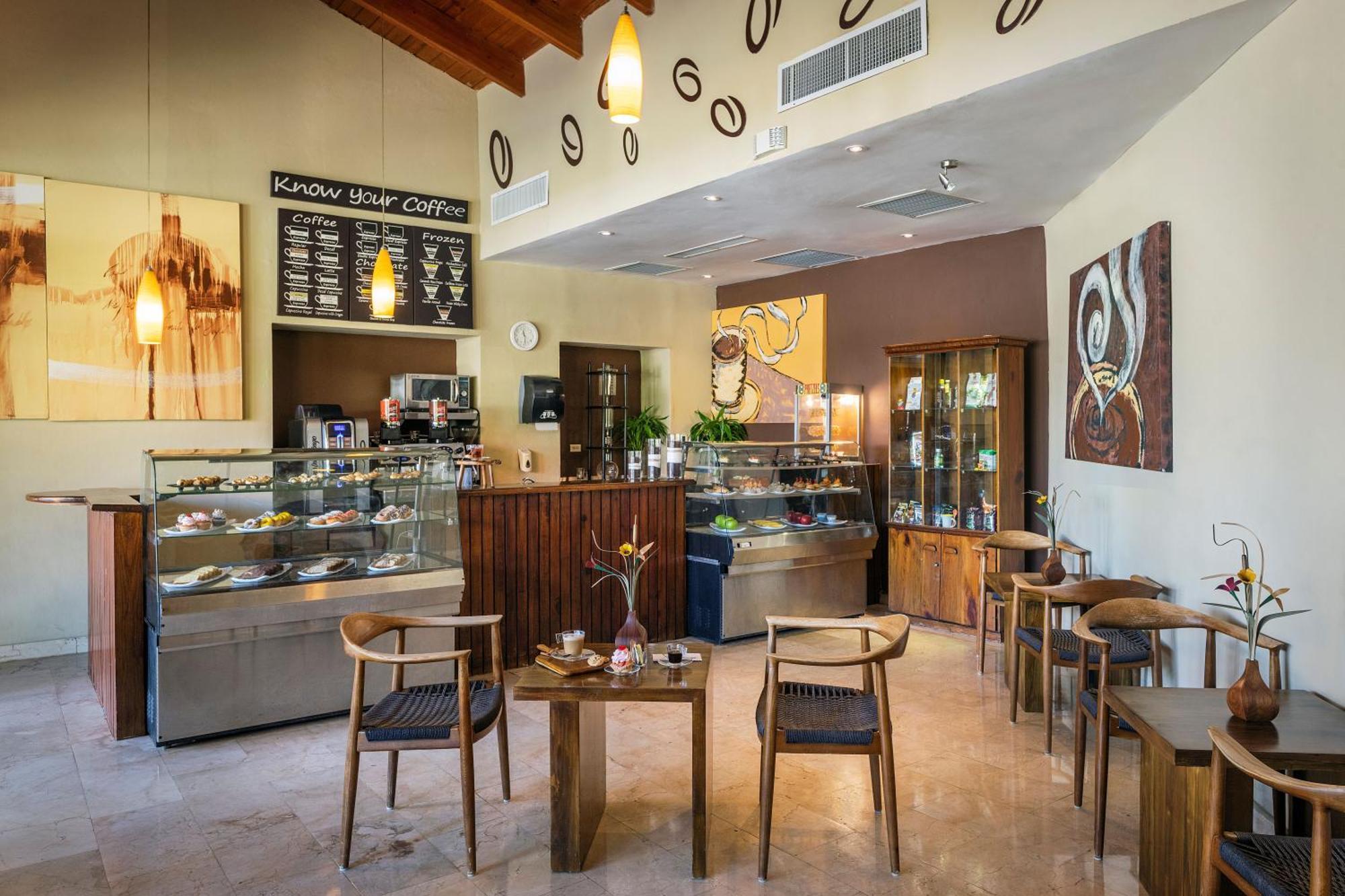 Jewel Palm Beach Пунта-Кана Экстерьер фото The interior of a typical coffee shop